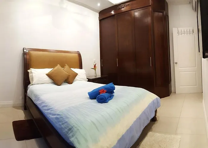 Apartment Niko - Centrally Located, Steps To Beach! *