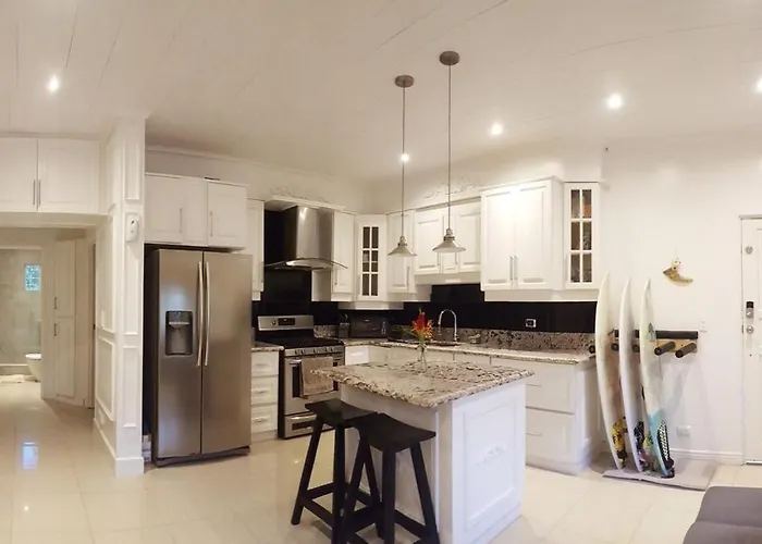 Niko - Centrally Located, Steps To Beach! Apartment *